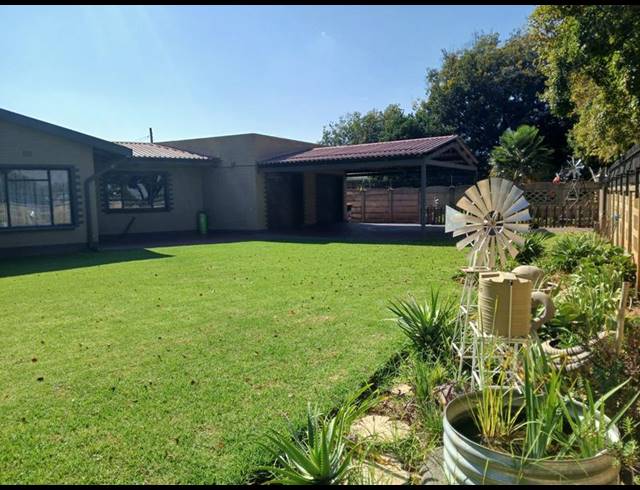 3 BEDROOM HOUSE FOR SALE IN THREE RIVERS